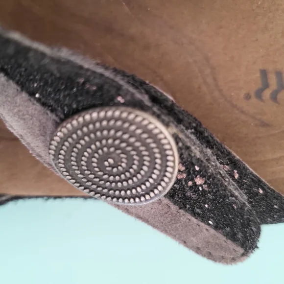 Romika Women's Sparkling Black and Tan Sandals - Picture 4 of 6